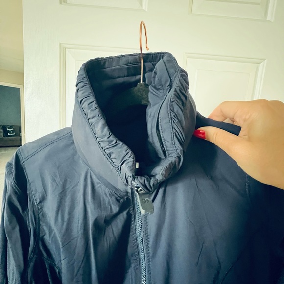 Lululemon everyday light weight jacket size 8 navy - Picture 5 of 6